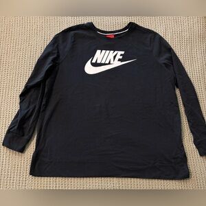 Nike Women’s long sleeve tee